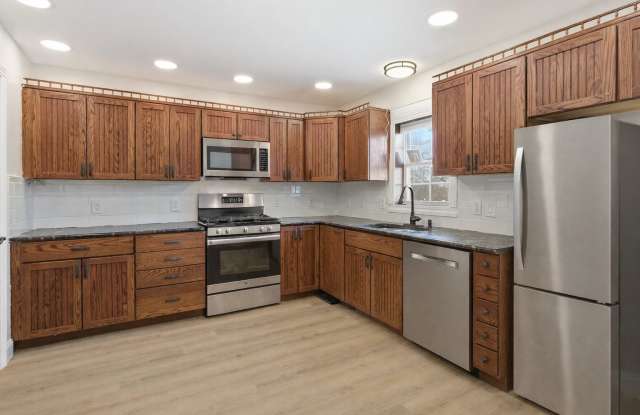 35942 Vinewood Street - 35942 Vinewood Street, Romulus, MI 48174