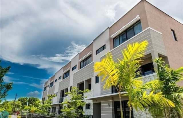 825 NE 17th Ter - 825 Northeast 17th Terrace, Fort Lauderdale, FL 33304