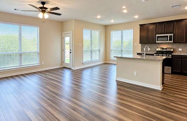 1445 Lake Ridge Drive Gallery 3