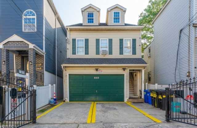 304 Court St - 304 Court Street, Elizabeth, NJ 07206