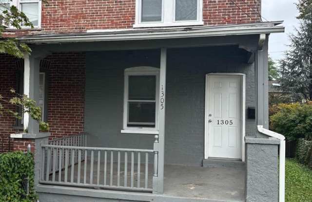 1305 WORRALL STREET photos photos
