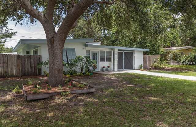 7425 10TH AVENUE N Gallery 2