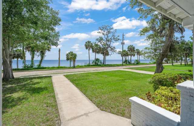1326 Riverside Dr photos photos