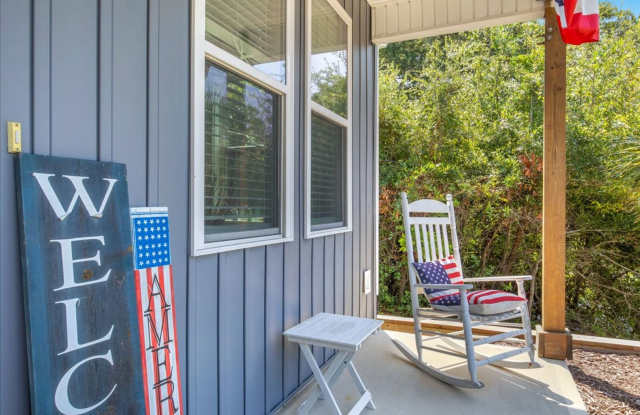 Furnished 3-Bedroom Rental in Emerald Isle – 6-Month or 12 month Lease Available Gallery 4