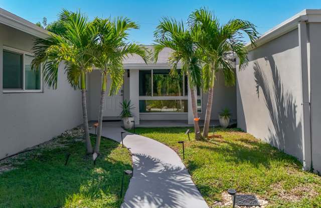 Gorgeous 4 bedroom in Ft. Lauderdale by see with amazing backyard Gallery 1