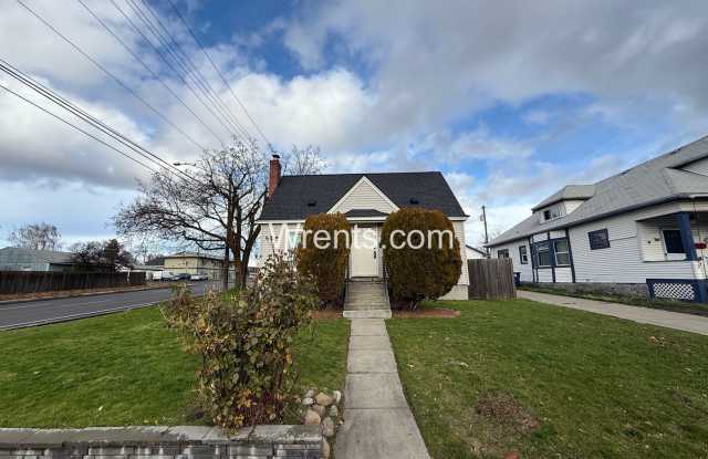 Beautiful 5-Bed, 2.5-Bath Home in the Heart of Spokane photos photos