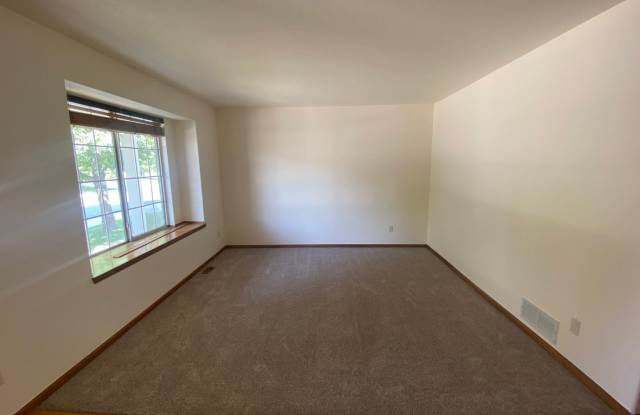 13458 Falls Drive Gallery 3