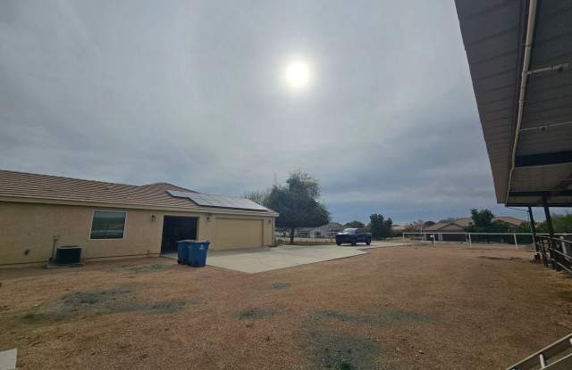 DETACHED ONE BEDROOM CASITA ON HORSE PROPERTY photos photos