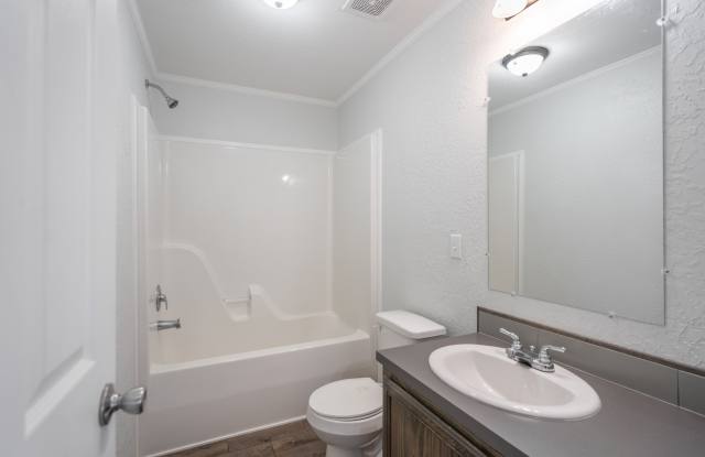 8 NW Bit Court photos photos