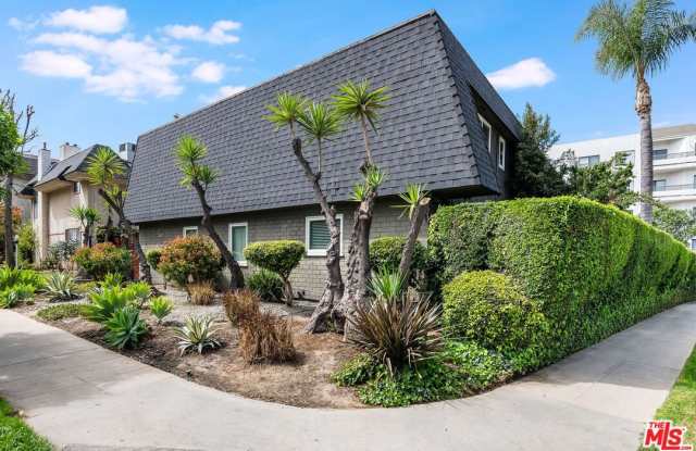 4443 Saugus Ave unit: 3 Gallery 3