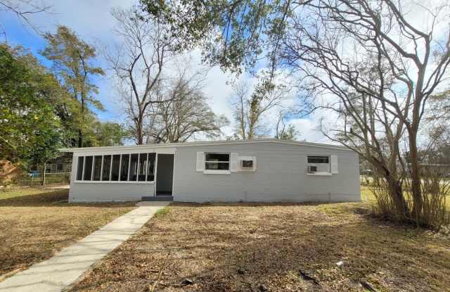 MOVE IN SPECIAL!! Waived $350 Cleaning Fee!!!!! photos photos