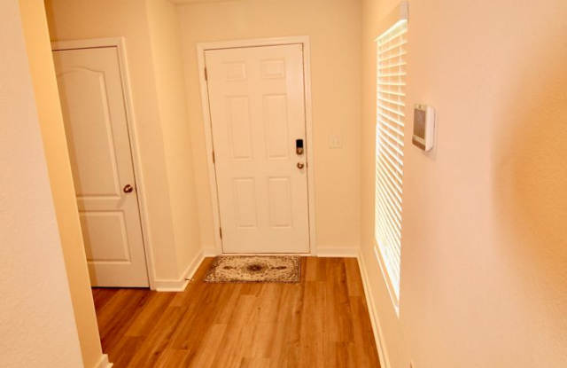 3 Bed 2 Bath Available Now! Gallery 3