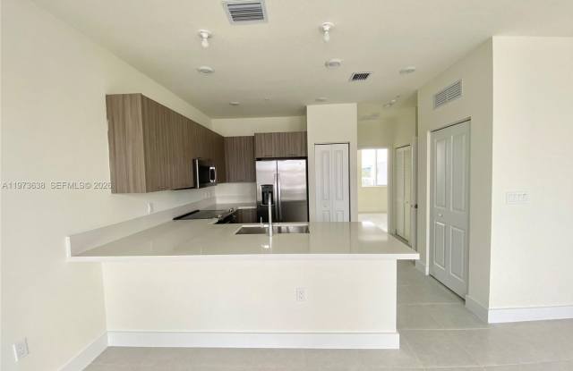 6453 NW 102 Path 304, Doral, FL 33178 photos photos