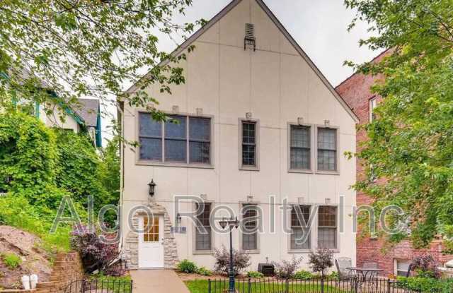 2412 Harriet Avenue - 101 - 2412 Harriet Avenue, Minneapolis, MN 55405 2412 Harriet Avenue - 101 - 2412 Harriet Avenue, Minneapolis, MN 55405