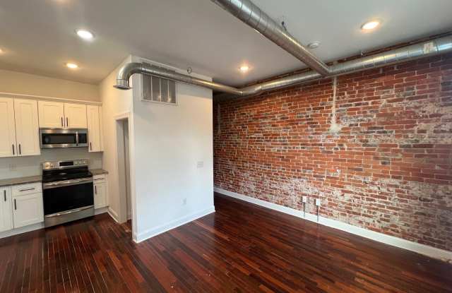 3228 W DIAMOND Street unit: 2 photos photos