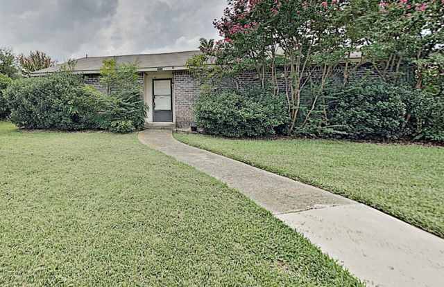2918 Mill Trl - 2918 Mill Trail, Carrollton, TX 75007
