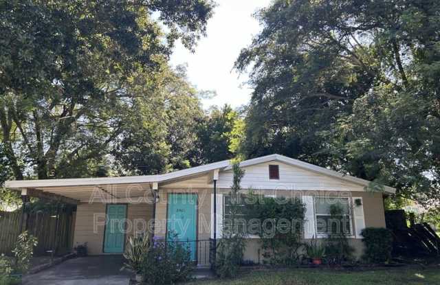 8501 N Temple Ave - 8501 North Temple Avenue, Tampa, FL 33617