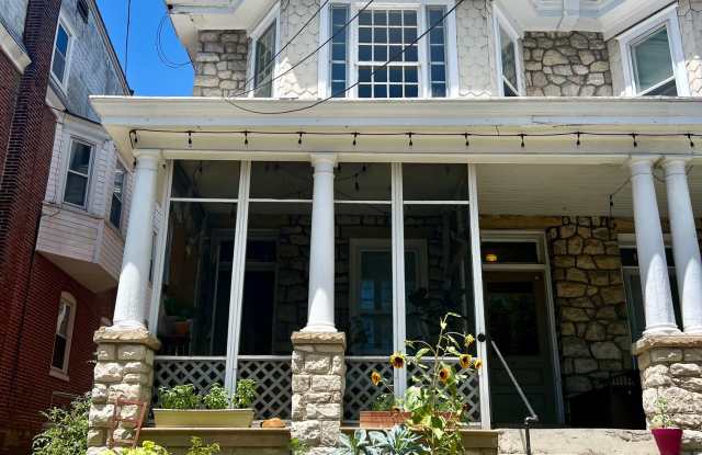 1517 N. Franklin Street - 4 photos photos