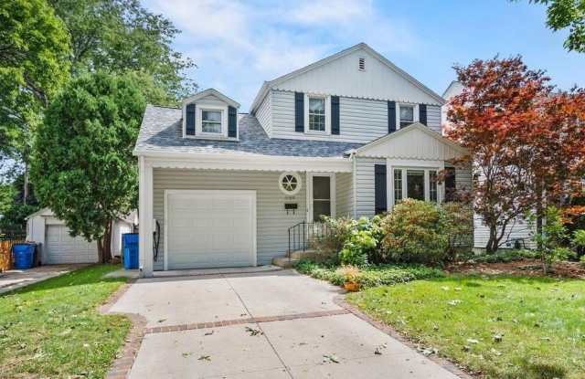 5160 N Kent Ave - 5160 North Kent Avenue, Whitefish Bay, WI 53217