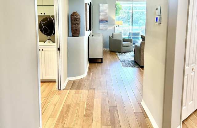 8918 OLDE HICKORY Avenue Gallery 2