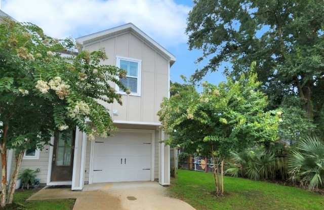 Beautiful Partially Furnished Townhome in the Heart of Downtown Pensacola photos photos