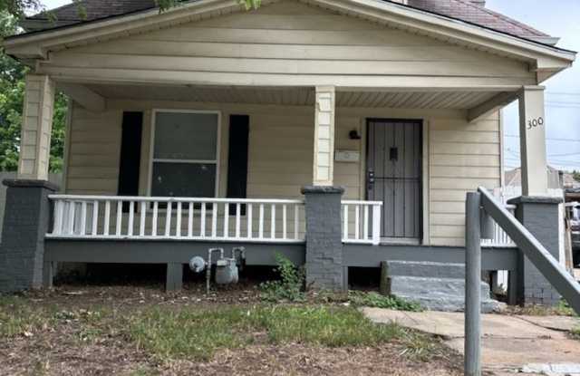 300 N 16th | 3 Bed, 2 Bath | 1322 SQFT photos photos