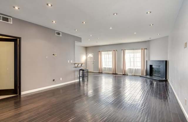 102 North SWEETZER Avenue Gallery 4