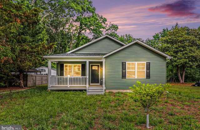 223 7TH - 223 7th Street, Colonial Beach, VA 22443