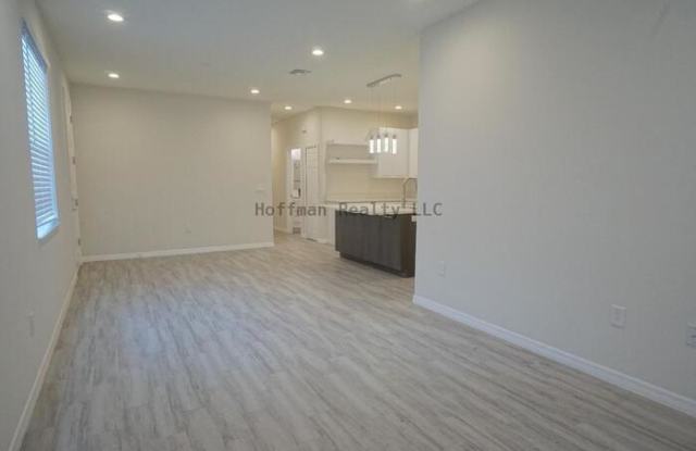 4102 North Thatcher Avenue Gallery 3