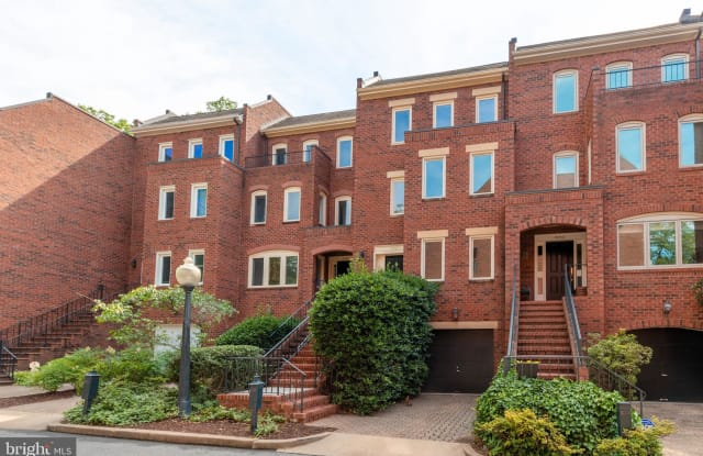 3954 GEORGETOWN COURT NW - 3954 Georgetown Court Northwest, Washington, DC 20007