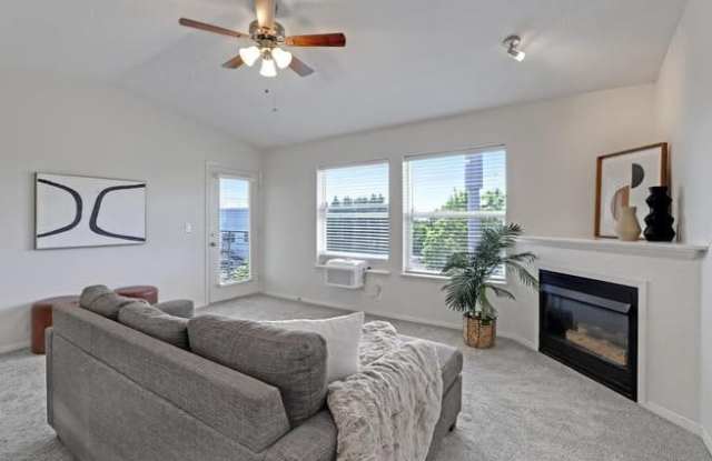 15068 NW Central Dr Gallery 4