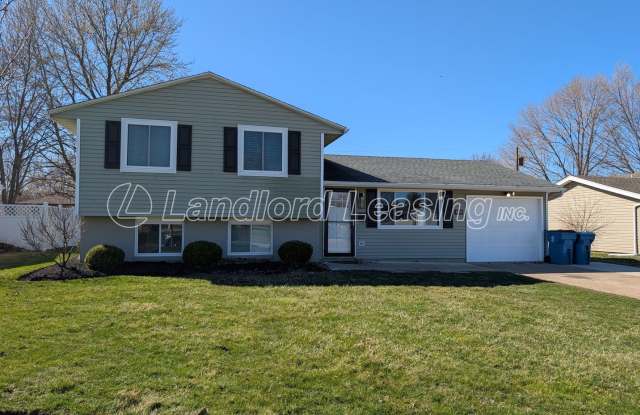 Updated 3-Bedroom Split-Level with Open Kitchen  Finished Lower Level - 4048 Kenyon Avenue, Lorain, OH 44053