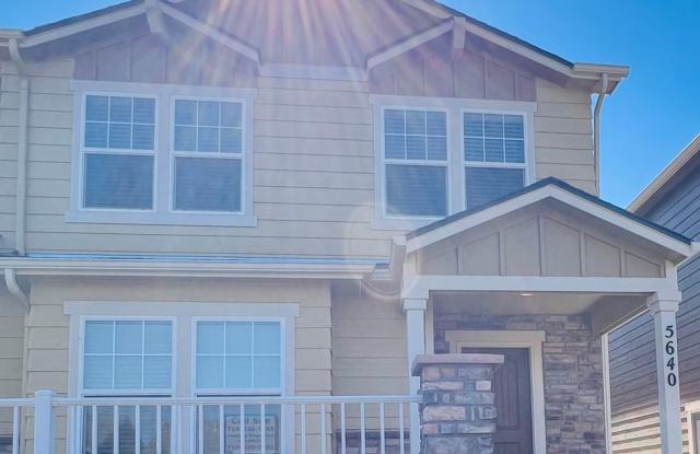 Beautiful End-Unit Townhome with Mountain Views Gallery 3
