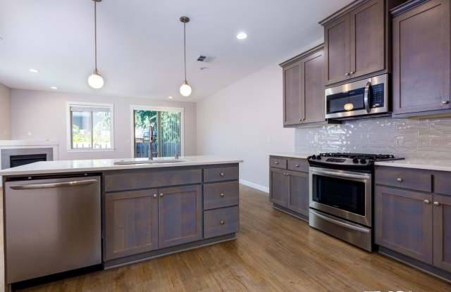 Pre- Leasing Large 3 Bedroom Home- With Garage photos photos Pre- Leasing Large 3 Bedroom Home- With Garage photos photos