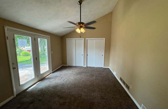 Spacious Rock Island Home with Family Room and Garage! Gallery 4