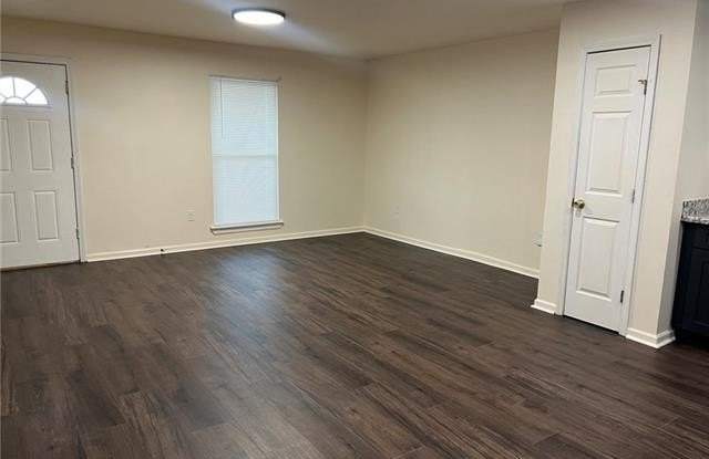 3925 RONEAGLE Way Gallery 4