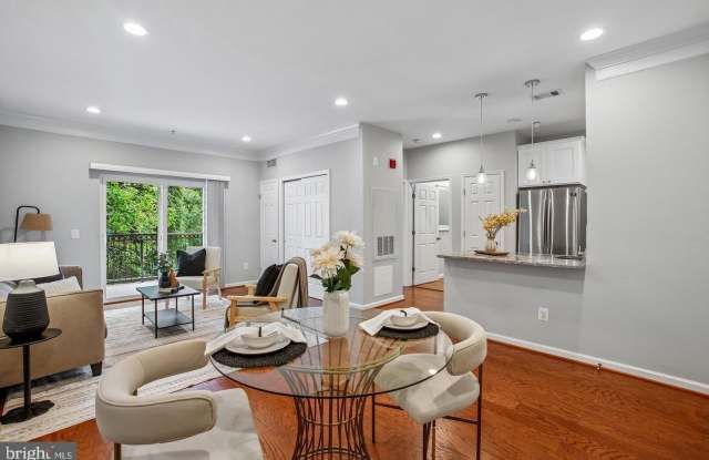 1571 SPRING GATE Drive Gallery 3