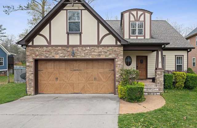 4 Bedroom with a Fenced in Yard! photos photos