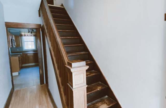 101 E Cherryhill Street Gallery 4