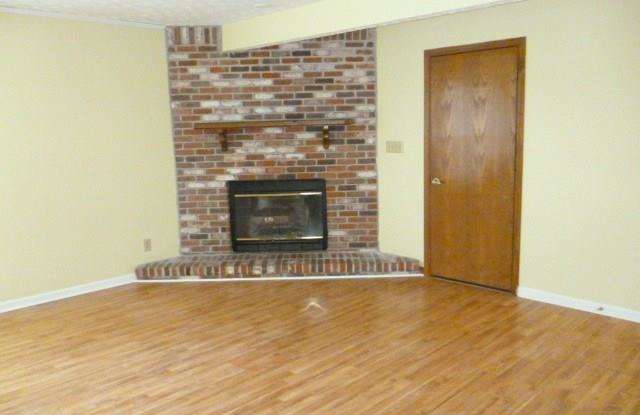 7758 WIND RUN Circle Gallery 2