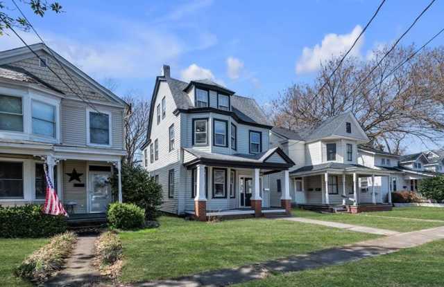 222 Maryland Avenue Gallery 4