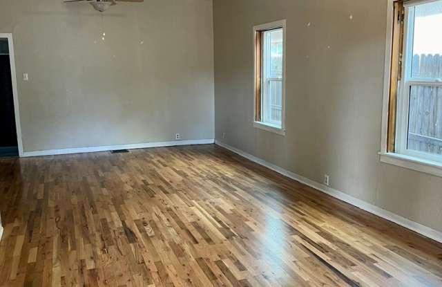 Charming 2 Bedroom Home on Westside Gallery 3