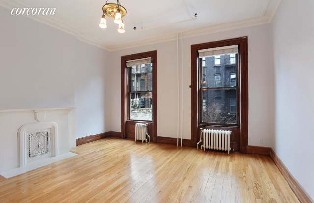 362 West 46th Street Gallery 4
