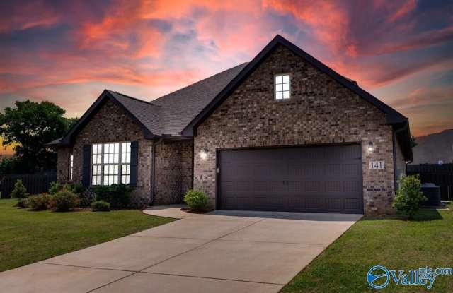 141 Slade Thomas Drive photos photos