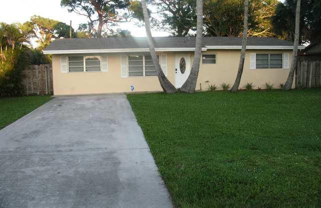 19009 SE Hillcrest Drive Gallery 2