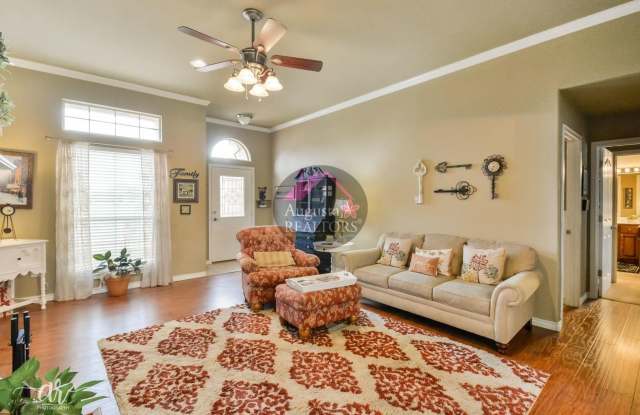 Gorgeous 3 bedroom home! Gallery 4