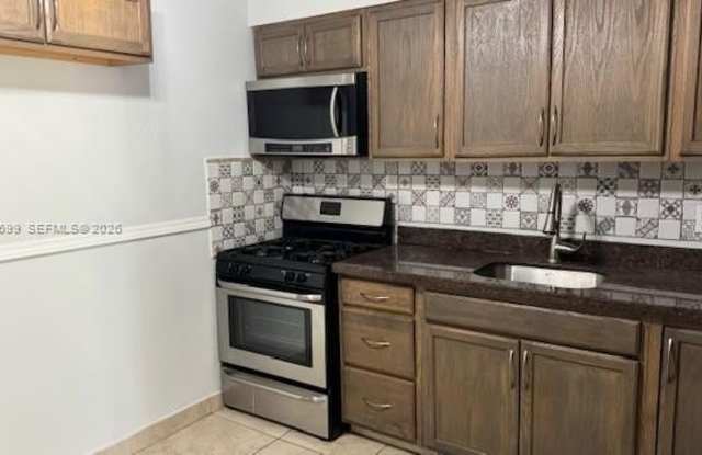 811 NE 8th St photos photos