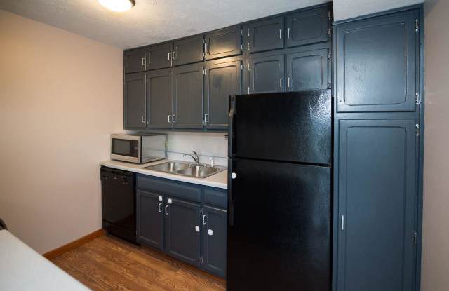 12745 Woodcrest Plaza Gallery 4