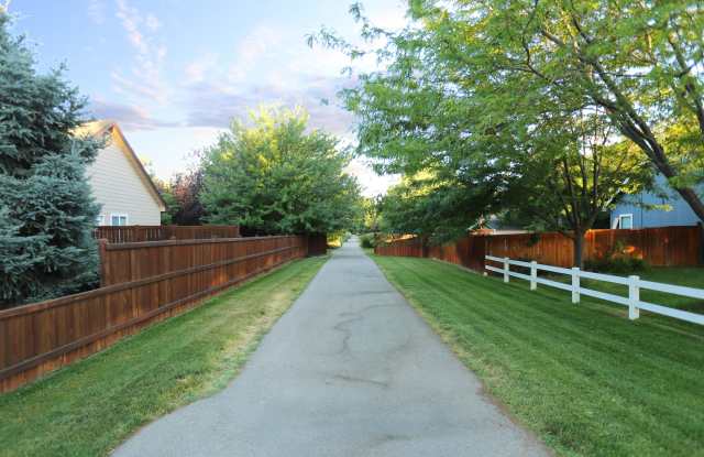2334 East Chimere Drive Gallery 4