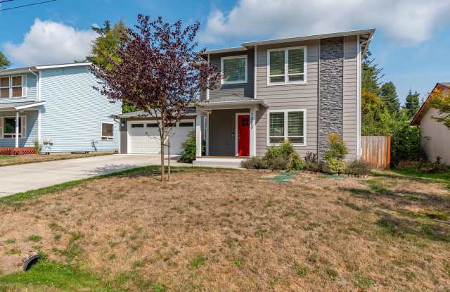 Stylish 3-Bedroom Home with Fenced Yard photos photos